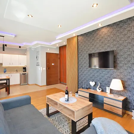 דירה Aquamarina Seaview By Rent Like *